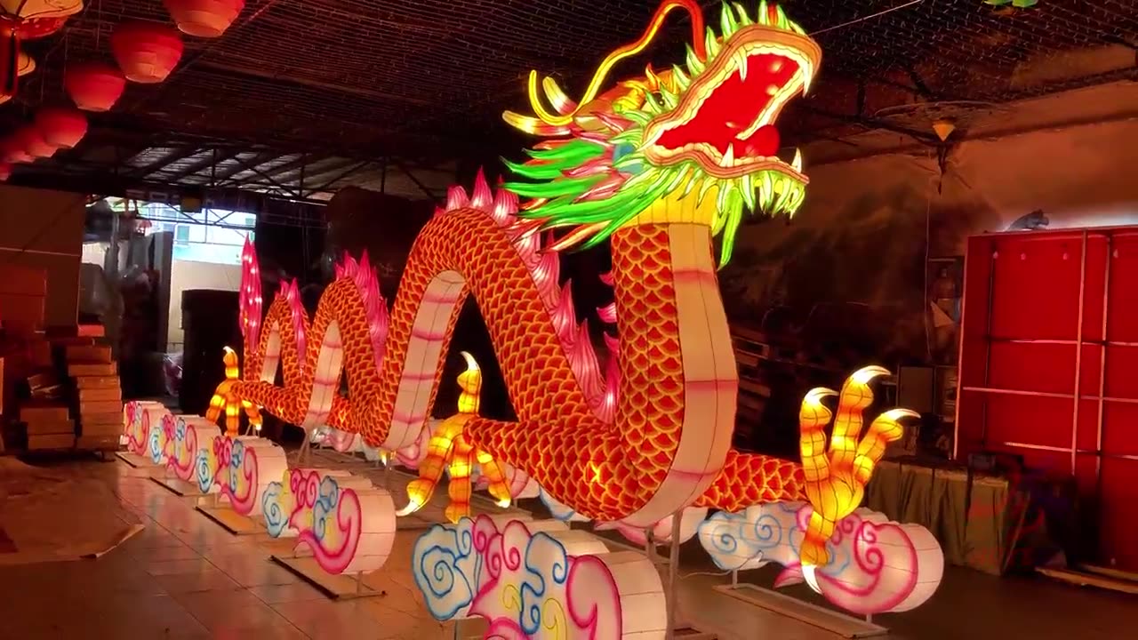 Lights on! #Hoyechi #Dragonlantern #Chineselantern