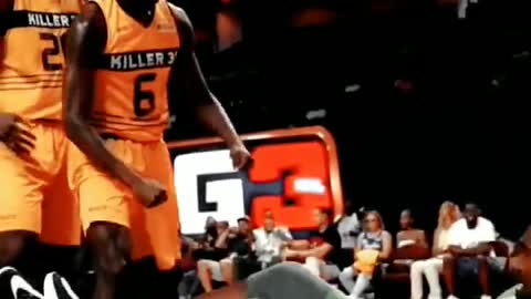 Incredible dunk