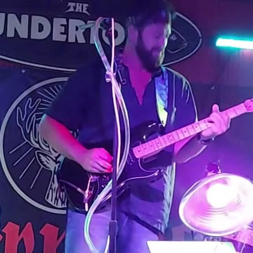 Mason Henderson (Saucy FuzZ) - LIVE @ Undertow (Short 3)