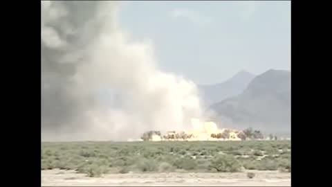 Stunning Video of B-1 Lancer in Action • Takeoff & Landing [Training Footage]-18