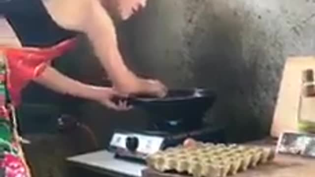 The correct way to fry eggs