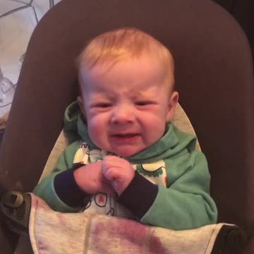 La primera probada de limón de este bebé fue una experiencia muy ácida