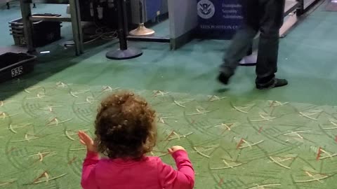 TSA Worker Becomes Toddler's New Best Friend