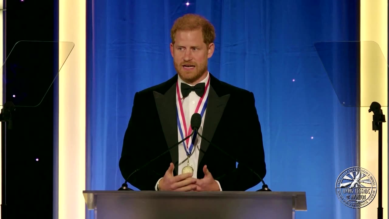 Prince Harry honored as 'Living Legend of Aviation'