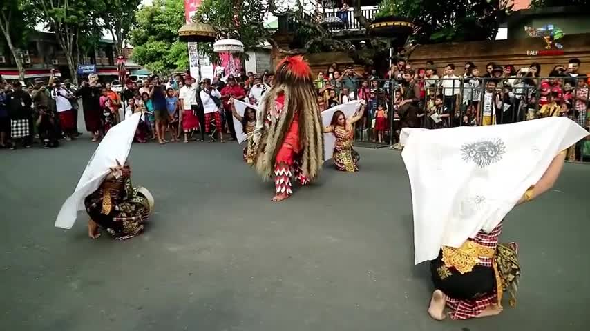 BARONG NGELAWANG BARONG DANCE #3