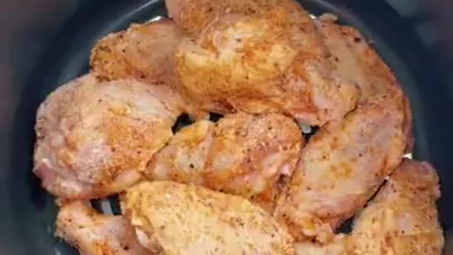 Crispy Air Fryer Wings 🤤 - Low Carb Recipes 🥗 Keto Chicken #shorts