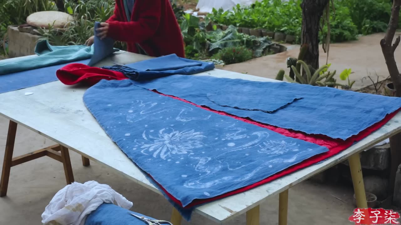 EP2The life of blue calico dresses handdyed by Li Ziqi 蓝草的一生蓝印花布的一生还是李子柒花裙子的一生/Liziqi Channel