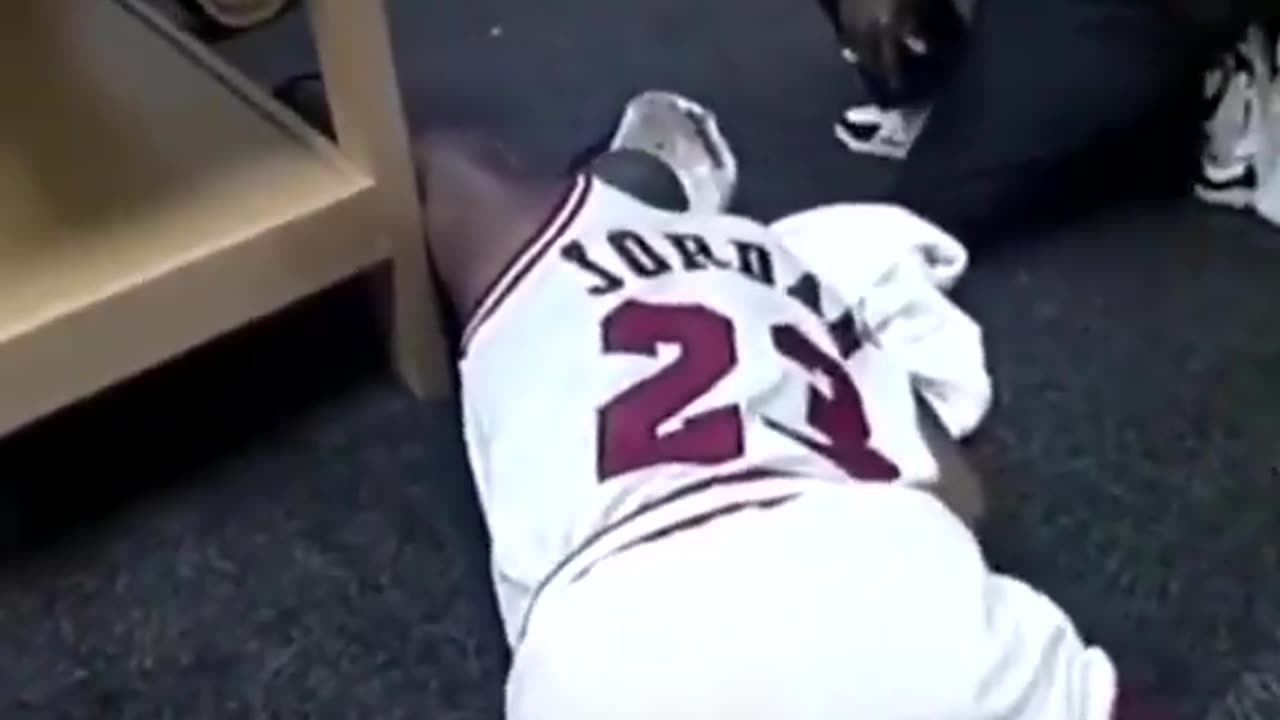 Michael Jordan dedicates the 1996 NBA Finals win to his late father