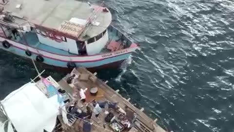 7 days stranded at sea