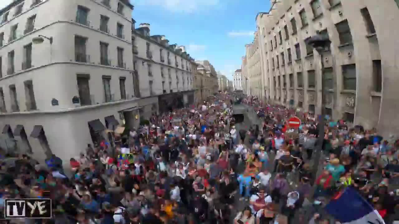 French Protests on Macron vaccine Passports rock Paris