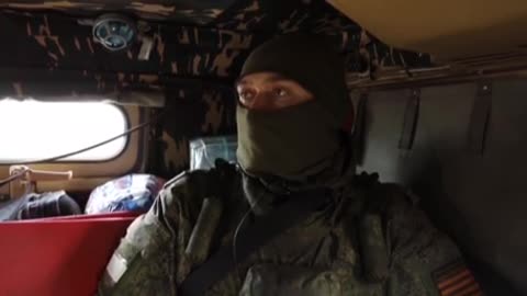 Ruská armáda poskytuje pomoc obyvatelům Izjumu v Charkovské oblasti