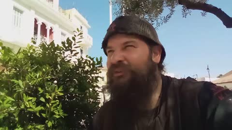 ΝΗΣΤΙΚΟΣ ΚΑΙ ΕΥΤΥΧΙΣΜΕΝΟΣ