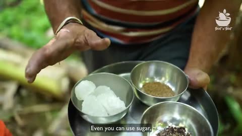 "Banana Stem Filtered Juice: Nature's Best Medicine for Kidney Stones! ಬಾಳೆದಂಡಿನ ಶುದ್ಧ ರಸ ಶೇಖರಣೆ 🍌💪"