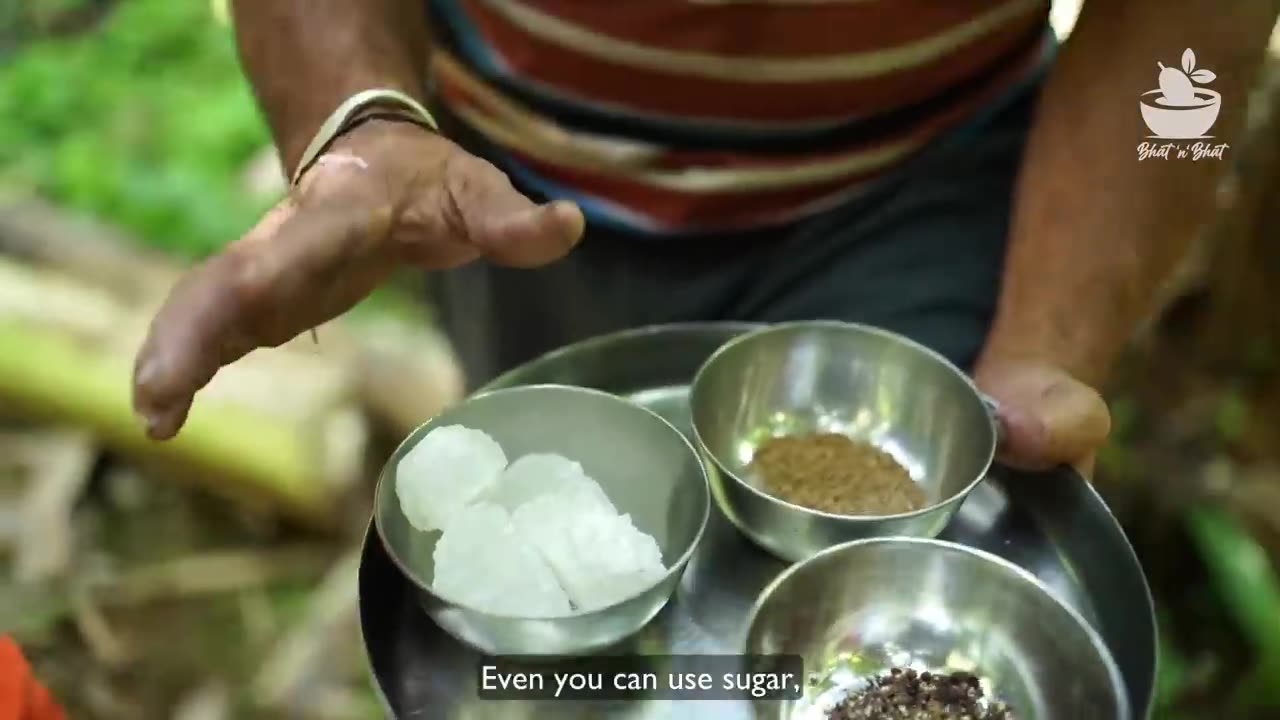 "Banana Stem Filtered Juice: Nature's Best Medicine for Kidney Stones! ಬಾಳೆದಂಡಿನ ಶುದ್ಧ ರಸ ಶೇಖರಣೆ 🍌💪"