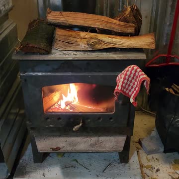 December 28th, 2023 | The Lads Vlog-001 | Wood Stove Is Working At Last | #shorts