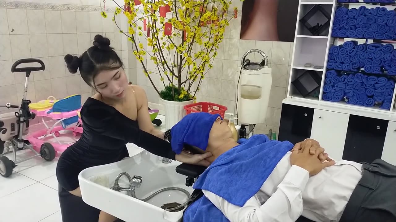 Beautiful, classy in her mysterious black dress with her amazing skills, she made me feel relax