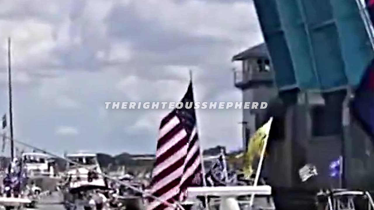 "Hold On TRUMP'S Coming" 🎶