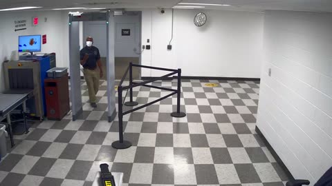 6134RHOBG3G308CLobby8Entrance_2021-01-06_13h00min01s263ms.mp4