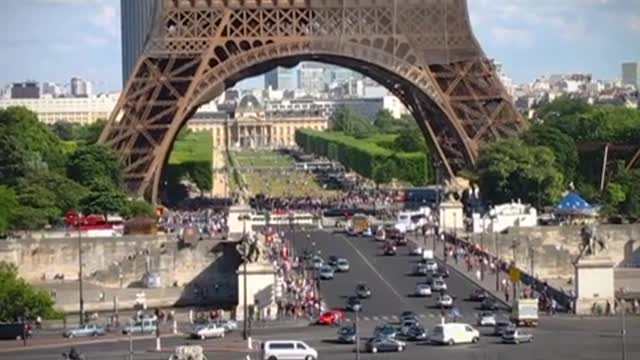 {Eiffel Tower, Paris}