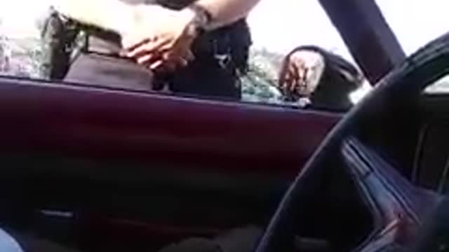 She Allowed Her Kid to See This? Do NOT Give the Cops a Hard Time