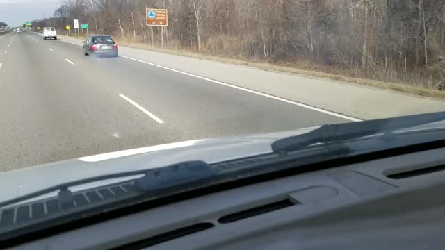 Tire Separates from Rim on Highway