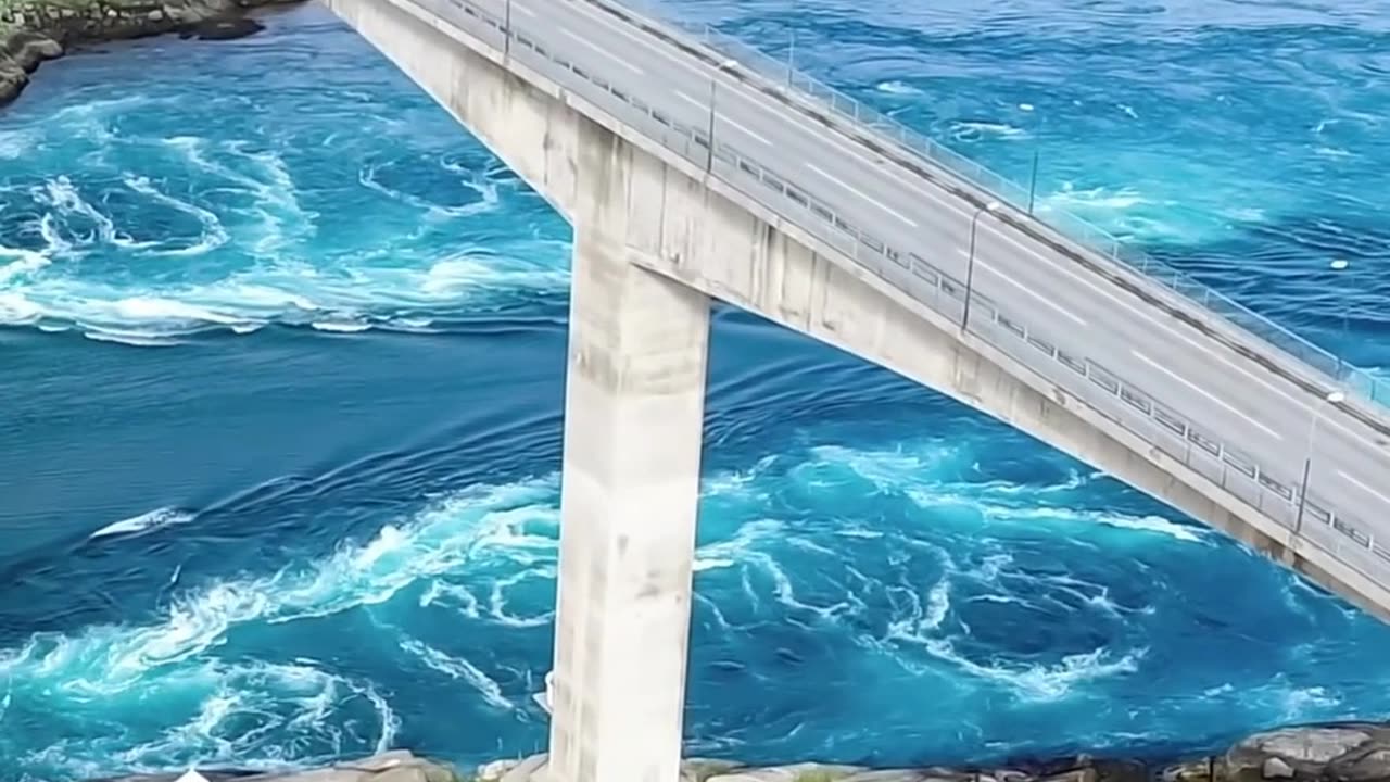 Relaxing music ♬ ||Mexico Bridge 🌉 || Nature Discovers..........#shorts #naturesounds #natureshorts