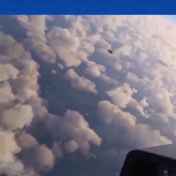 ★ OVNI filmé par un Pilote de chasse de l'US Air Force !