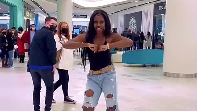 Rihanna (Rude boy) dance