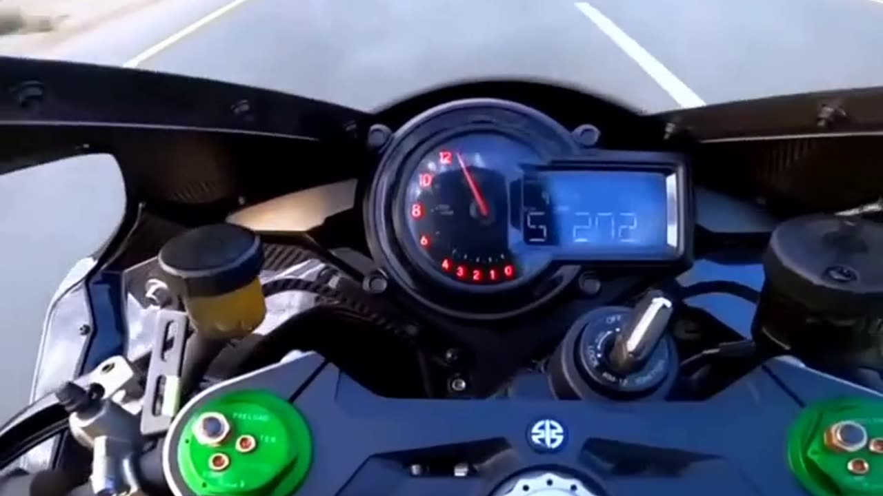 Kawaski Ninja H2r vs Kawasaki ZX10r