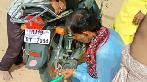 ULTIMATE WAY TO REFILL MOTORBIKE TYRE WITHOUT USING PUMPING MOTOR