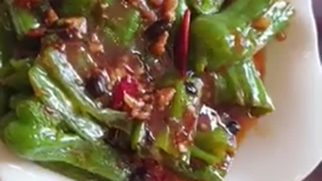 Stir-fried chili peppers that you can enjoy anywhere.