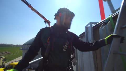 Fermenterreinigung in Biogasanlage mit Saugbagger