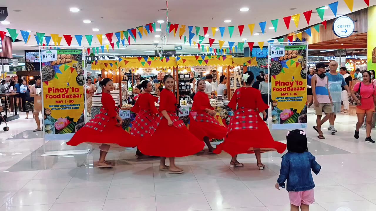 "Groove to the Beat: Dance Delights at Pinoy 2 Food Bazaar!"