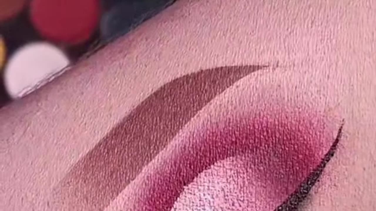 Makeup on hand (hand art)