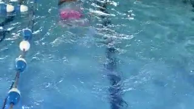 kids swimming training