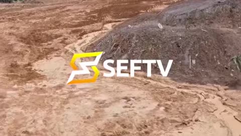 ALBAYOG LEYTE LANDSLIDE OVER 100 AND MORE PEOPLE LOOKING FOR RECOVER BODIES.