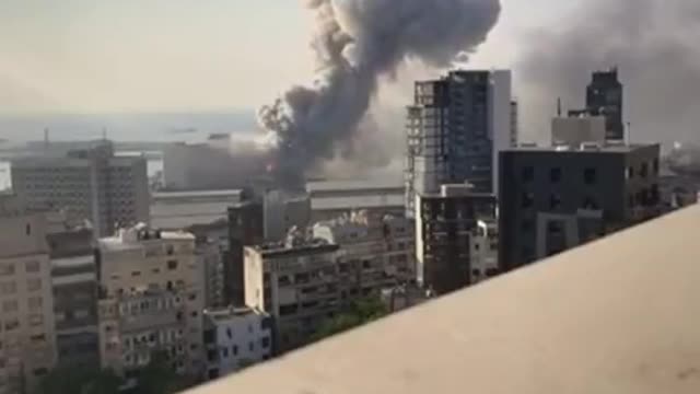 TNT Explosion Shock wave Shatters Glasses in Beirut Lebanon. Shocking Video