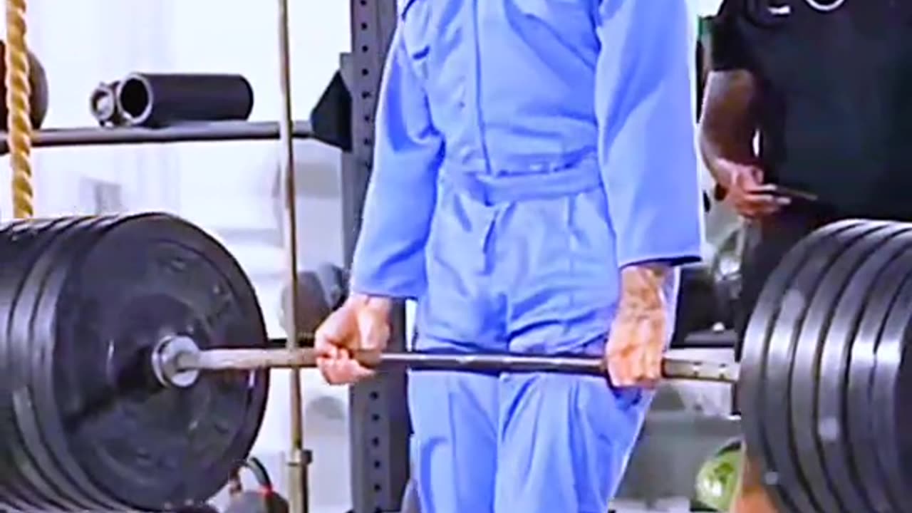 Anatoly prank powerlifter