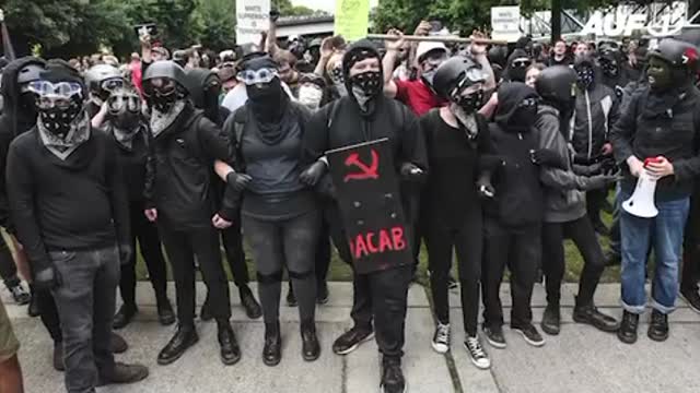 Linker Terror: Maßnahmenkritiker im Visier der Antifa