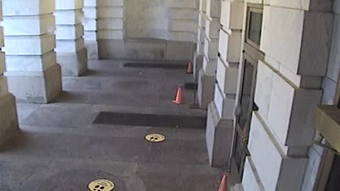 3210LHOB01MainEntranceExterior_2021-01-06_07h39min31s647ms.mp4