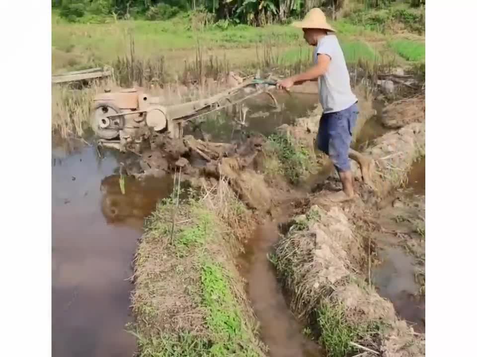 Amazing tools and professional skills of workers