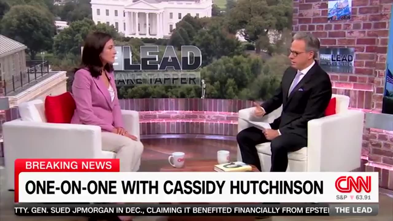 Cassidy Hutchinson claims Mark Meadows gave classified documents to reporters