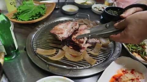 Grill the pork and the pork skin.