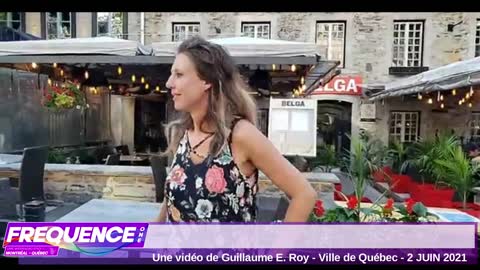 François Amalega visite Madame Legault sur une terrasse de Québec.