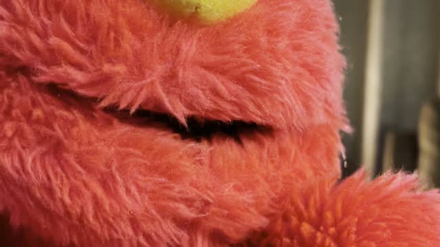 Elmo Sings