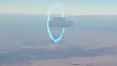 Alien 👽UFO teleport in the sky