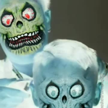 Mars Aliens Ready Themselves For An Earthly Invasion At The Salon