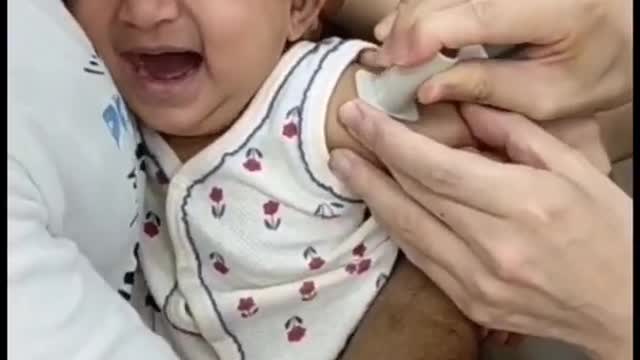 Cute baby crying painful injection 💉 🥲🥲🥲🥲