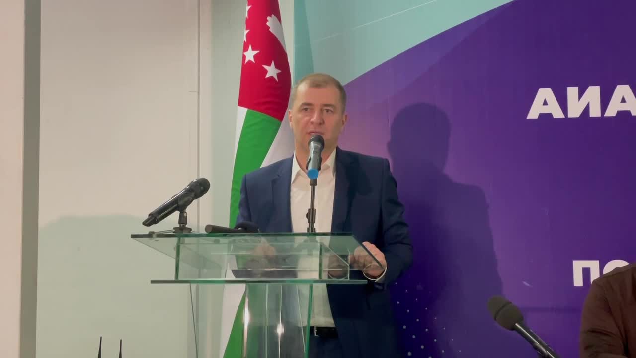 Адгур Ардзинба прокомментировал случившиеся сегодня утром в Гагре