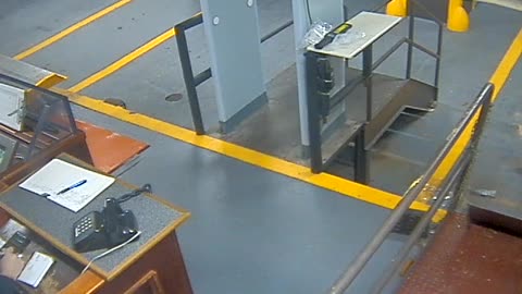 3205LHOBBACStLoadingDock_2021-01-06_09h39min50s527ms.mp4